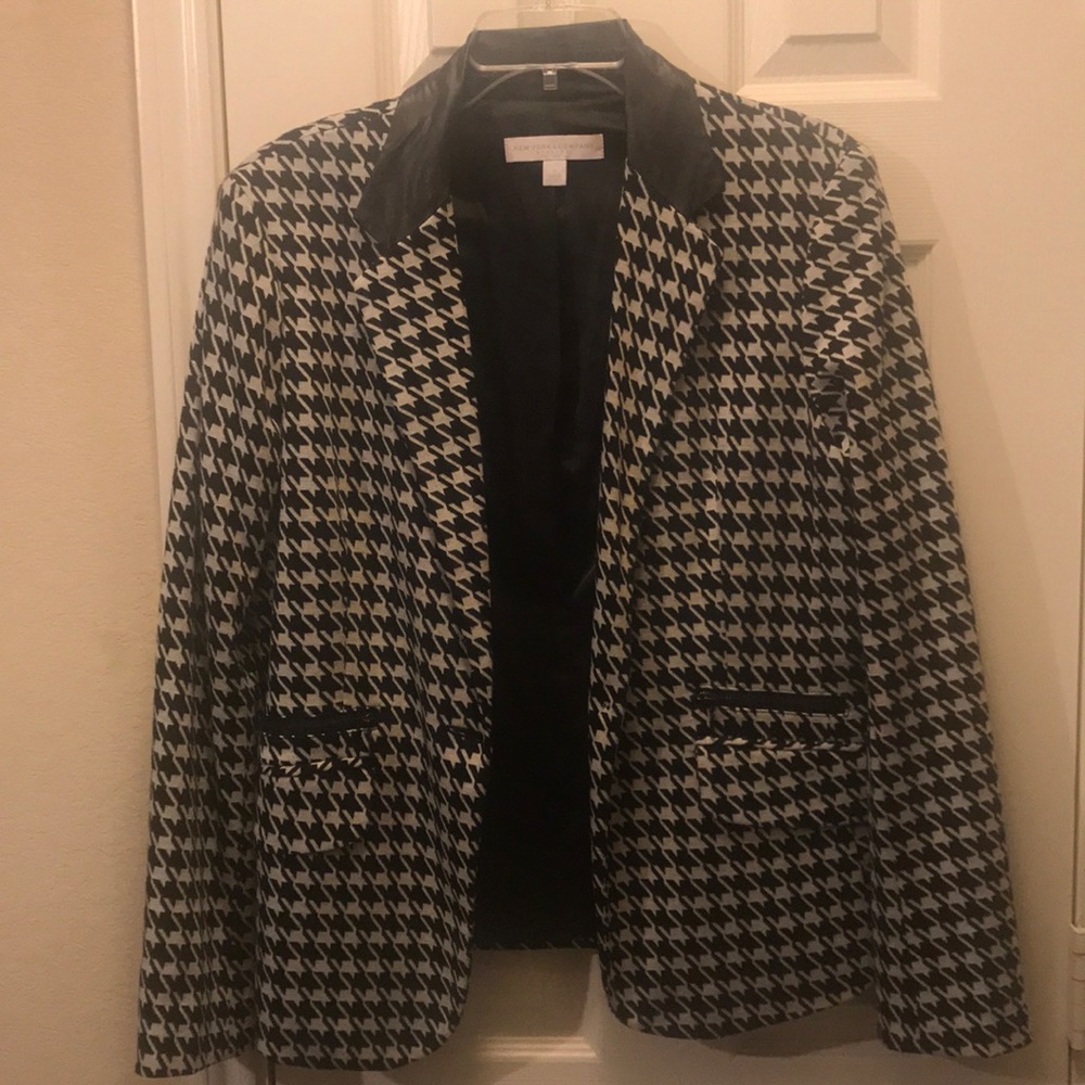 Women’s Houndstooth Blazer
